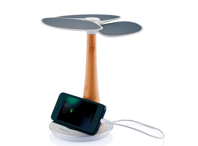 solar power, Gingko tree, smart phone, solar charger, Japanese Gingko free, XD Design, Japan, bamboo, renewable materials, green gadgets, clean tech, solar power, clean energy, solar tree charger, solar tree, mini solar panels