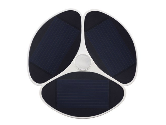solar power, Gingko tree, smart phone, solar charger, Japanese Gingko free, XD Design, Japan, bamboo, renewable materials, green gadgets, clean tech, solar power, clean energy, solar tree charger, solar tree, mini solar panels
