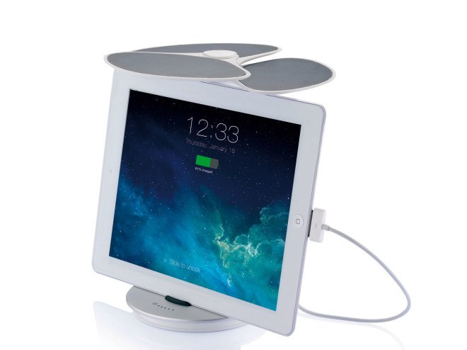 solar power, Gingko tree, smart phone, solar charger, Japanese Gingko free, XD Design, Japan, bamboo, renewable materials, green gadgets, clean tech, solar power, clean energy, solar tree charger, solar tree, mini solar panels