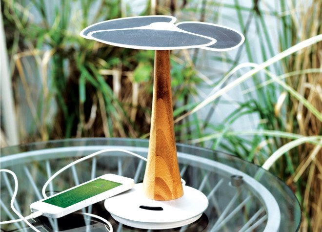 solar power, Gingko tree, smart phone, solar charger, Japanese Gingko free, XD Design, Japan, bamboo, renewable materials, green gadgets, clean tech, solar power, clean energy, solar tree charger, solar tree, mini solar panels