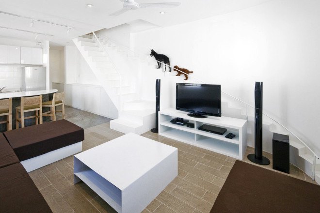 Joe Chikamori, 07Beach, Ho Chi Minh, dog staircase, dog stairs, dog-friendly design, dog-friendly house, house renovation, dog-friendly stairs,
