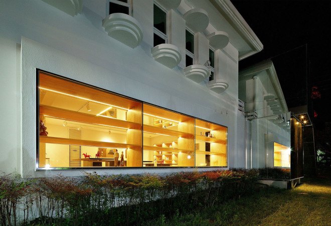 Yoon Space Design, green renovation, gallery space, extension, China, Chinese artist, plywood, natural materials, mirrors, green architecture