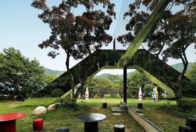 Yoon Space Design, green renovation, gallery space, extension, China, Chinese artist, plywood, natural materials, mirrors, green architecture