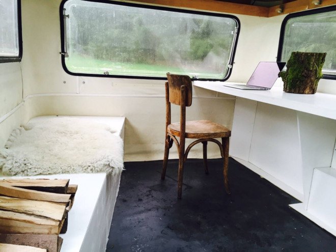 mobile micro office, micro office, micro office campsite, mobile office, amsterdam micro office, kantoor karavaan, work in the woods, office in the woods, sustainsville, campsite office