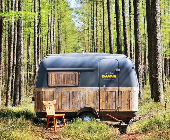 mobile micro office, micro office, micro office campsite, mobile office, amsterdam micro office, kantoor karavaan, work in the woods, office in the woods, sustainsville, campsite office