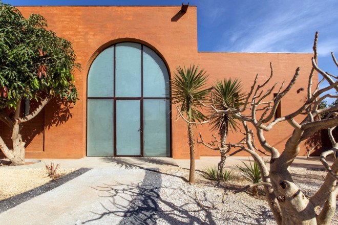 atelier koe, khamsa, senegal, clay bricks, harvested raw materials, raw building materials, solar power, wind power, wind turbine, natural pool, natural filtration system, natural freshwater pool, natural swimming pool