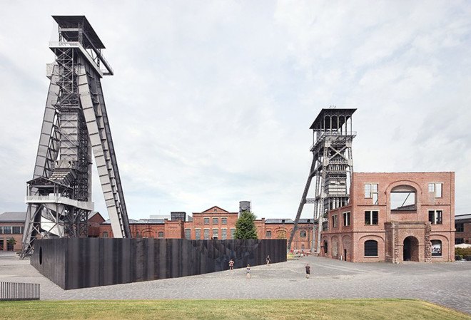 Gijs Van Vaerenbergh, Labyrint installation, steel walls, steel structure, art installation, Belgium, maze art, labyrinth art, green design