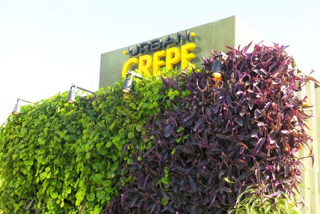 Mariana Flombaum, green-walled shipping container restaurant, Urban Crepe, Buenos Aires, Ana Lisa Alperovich, vertical green wall, recycled shipping container, food stall, French crepes