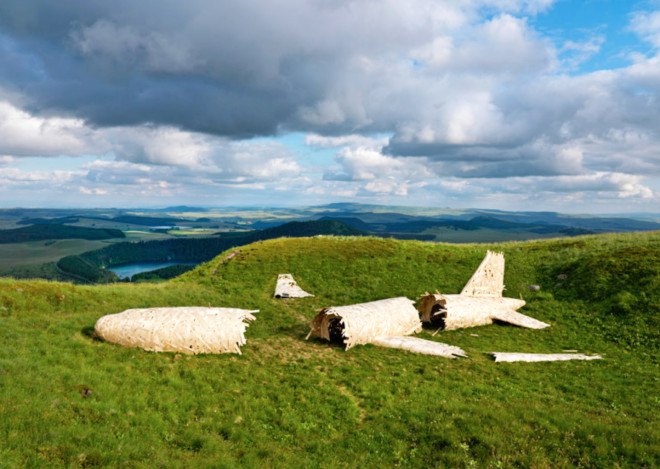green design, eco design, sustainable design, Massif du Sancy, Recycle art, Horizons nature and art festival, Alice and David Bertizzolo, Roland Cros, nature and art