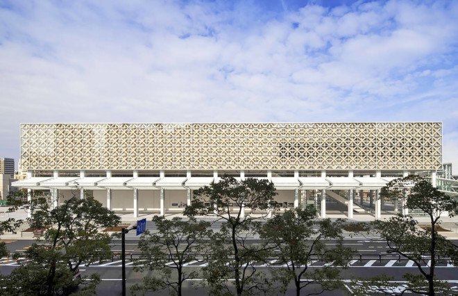 Oita Prefectural Art Museum, Shigeru Ban Architects, Frei Otto, exhibition space, Japan, traditional bamboo construction techniques, glass facade, timber lattice, lattice facade, green architecture