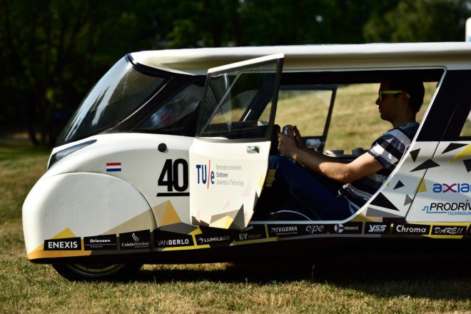 stella lux, stella, solar-powered family car, solar-powered car, world solar challenge, solar team eindhoven, energy positive car, zero fuel car