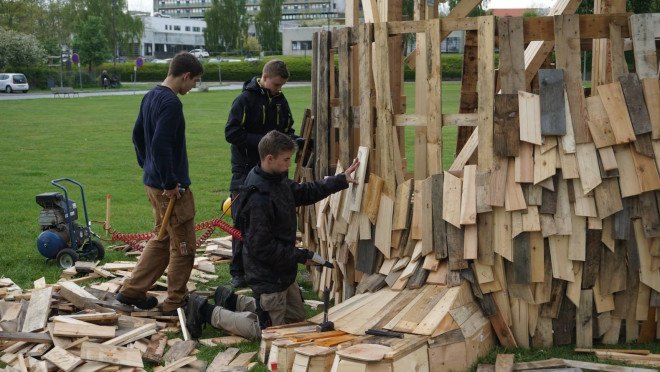Horsens, Horsens Feel, Troels the Troll, upcycle sculpture, recycle sculpture, recycled art, wood pallets, wood pallet art, wood pallet sculpture, Thomas Dambo, Tagtomat, troll, troll sculpture, scrap wood