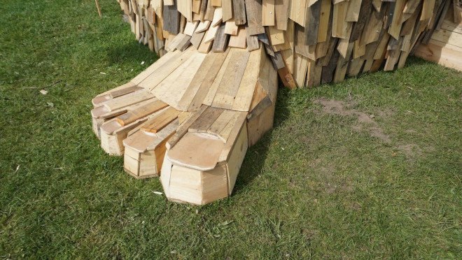 Horsens, Horsens Feel, Troels the Troll, upcycle sculpture, recycle sculpture, recycled art, wood pallets, wood pallet art, wood pallet sculpture, Thomas Dambo, Tagtomat, troll, troll sculpture, scrap wood