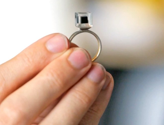 Studio Roosegaarde, Daan Roosegaarde, Smog Free Tower, largest smog vacuum in the world, Rotterdam smog vacuum, world's largest electronic vacuum, smog vacuum in Rotterdam, Smog Jewelry, Jewelry made from smog, jewelry made from pollution