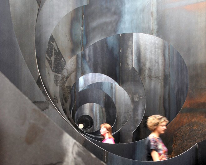 Gijs Van Vaerenbergh, Labyrint installation, steel walls, steel structure, art installation, Belgium, maze art, labyrinth art, green design