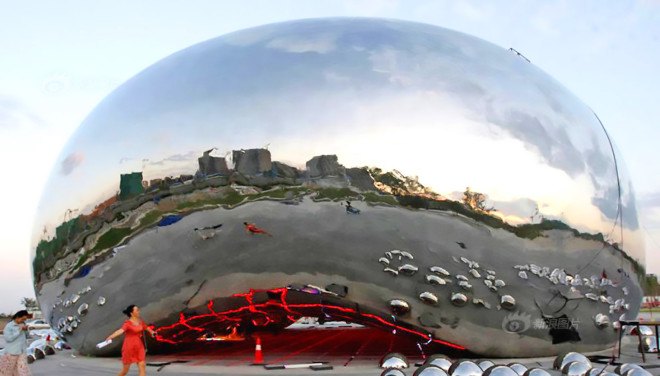 Chicago Bean ripoff, China Bean knockoff, China Bean copycat, China copycat art, China copycat sculpture, Anish Kapoor Bean Sculpture, Karamay, Xinjiang, Big Oil Bubble, Big Oil Bubble sculpture, Big Oil Bubble China, copycat sculpture in China