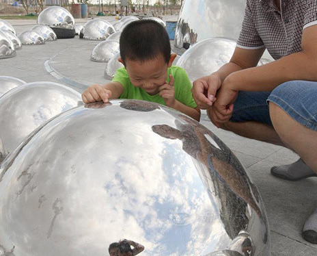 Bean, Chicago, China knockoff, China copycat, China copycat art, China copycat sculpture, Anish Kapoor, Karamay, Xinjiang, Big Oil Bubble, Big Oil Bubble sculpture, Big Oil Bubble China, copycat sculpture, LED,