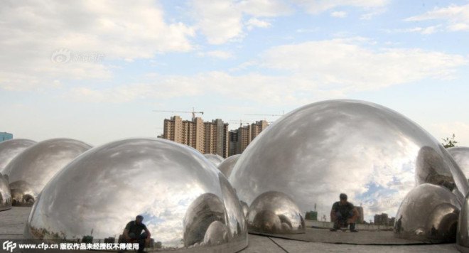 Bean, Chicago, China knockoff, China copycat, China copycat art, China copycat sculpture, Anish Kapoor, Karamay, Xinjiang, Big Oil Bubble, Big Oil Bubble sculpture, Big Oil Bubble China, copycat sculpture, LED,