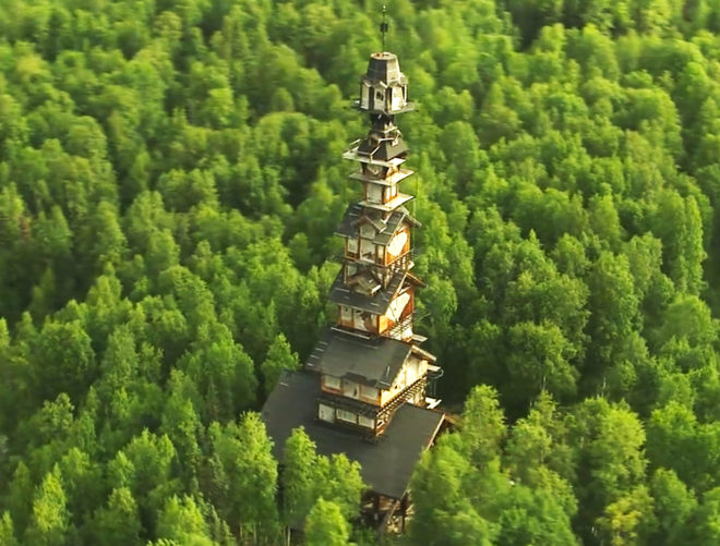 goose creek tower, dr. seuss house alaska, alaska dr. seuss house, dr. seuss looking house in alaska, alaska crazy dr. seuss style house, house in alaska, crazy house in alaska, alaskan funky multi-story house