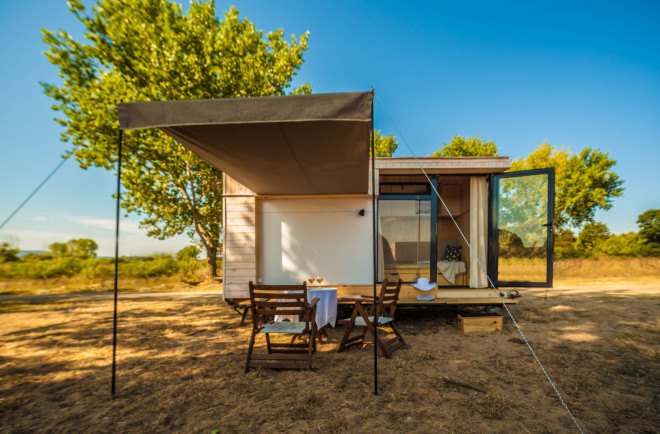 Koleliba home, portable vacation house, tiny house, tiny home, tiny home on wheels, hut on wheels, Hristina Hristova, Deyan Tomov, portable beach house, portable tiny home