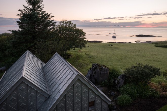 Midden Studio, Studio Weave, Scotland, Midlothian, zinc, zinc facade, embossed zinc, plywood, plywood interior, artists studio, skylights, soffit light, Scottish architecture, twin-gabled, gabled roof,