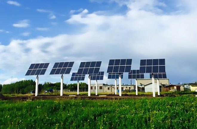 Piitapan Solar Project, Melina Laboucan-Massimo, Lubicon Cree First Nation, Greenpeace, Lubicon Lake Band, Little Buffalo, oil sands, tar sands, crude oil, Alberta, Alberta oil sands, Alberta tar sands, aboriginal community oil sands, aboriginal community tar sands, solar energy, solar project, Lubicon Cree First National solar,