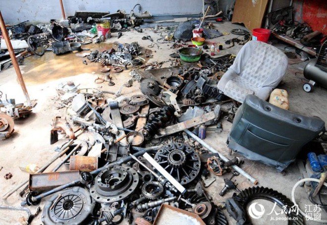 transformers, scrap metal, giant robots, chinese welder, chinese transformers, transformers model, scrap metal, upcycled car parts