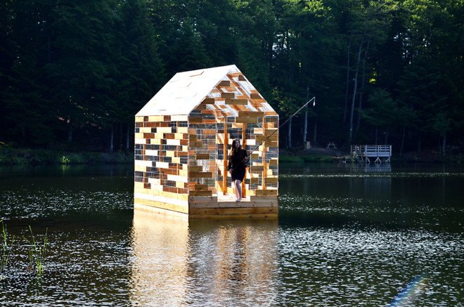 Elise Morin, Florent Albinet, Walden Raft, floating building, wooden cabin, acrylic glass, polyethylene, green envelope, experimental building, movable architecture