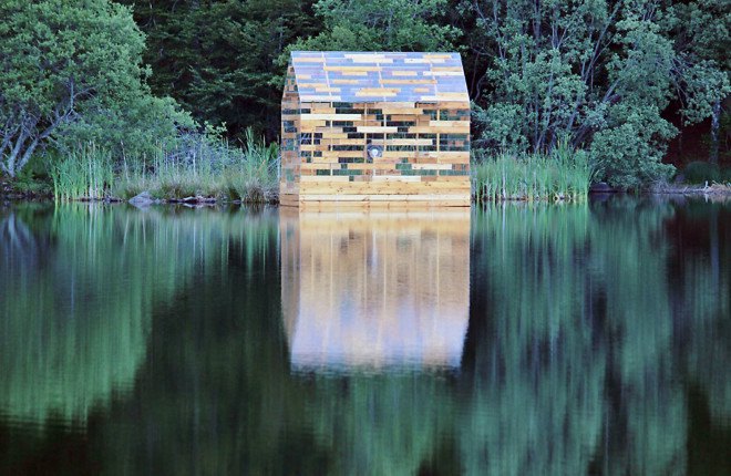 Elise Morin, Florent Albinet, Walden Raft, floating building, wooden cabin, acrylic glass, polyethylene, green envelope, experimental building, movable architecture