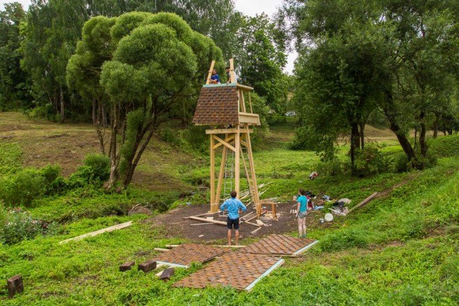Wild Thing, Riga Technical University, Riga Technical University International Summer School, architecture, student projects, treehouse, rewilding, tiny cabins, bird hide, revegetation, Latvia, recycled building materials, wood, wooden structures, Wild Thing cabin in Latvian meadow,