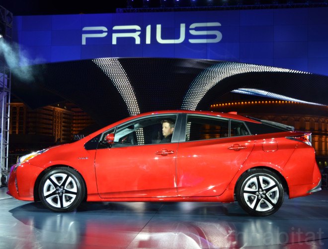 prius, 2016 prius, toyota prius, toyota, fourth-generation prius, 4th generation prius, 4th gen prius hybrid car, hybrid vehicle, hybrid, new prius, next-gen prius, redesigned prius, green cars, green transportation, sustainable transportation, green vehicles
