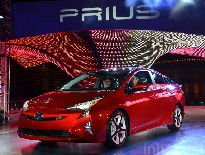 prius, 2016 prius, toyota prius, toyota, fourth-generation prius, 4th generation prius, 4th gen prius hybrid car, hybrid vehicle, hybrid, new prius, next-gen prius, redesigned prius, green cars, green transportation, sustainable transportation, green vehicles