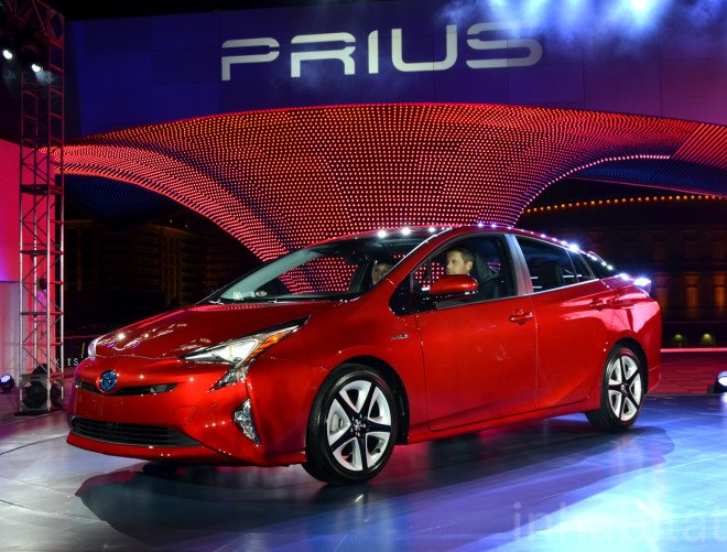 prius, 2016 prius, toyota prius, toyota, fourth-generation prius, 4th generation prius, 4th gen prius hybrid car, hybrid vehicle, hybrid, new prius, next-gen prius, redesigned prius, green cars, green transportation, sustainable transportation, green vehicles
