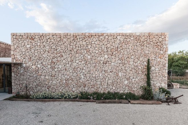 Munarq, Can Valls, green renovation, farmhouse, green interior, stone house, courtyard, natural lighting, Mallorca, green architecture