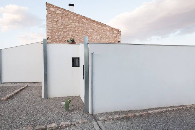 Munarq, Can Valls, green renovation, farmhouse, green interior, stone house, courtyard, natural lighting, Mallorca, green architecture