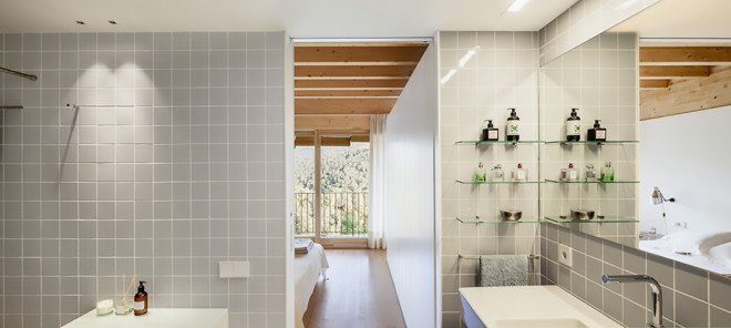 Alventosa Morell Arquitectes, Casa LLP, Casa LLP by Alventosa Morell Arquitectes, Passivhaus, timber house, green roof, Collserola Mountains, clerestory windows, south facing windows, timber, cross ventilation, retaining walls, cantilevered architecture