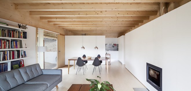 Alventosa Morell Arquitectes, Casa LLP, Casa LLP by Alventosa Morell Arquitectes, Passivhaus, timber house, green roof, Collserola Mountains, clerestory windows, south facing windows, timber, cross ventilation, retaining walls, cantilevered architecture