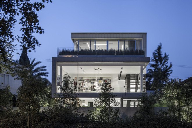 Concrete Cut House, Tel-Aviv, Israel, Pitsou Kedem Architects, concrete, daylit spaces, glass facade, chandelier, swimming pool, family home