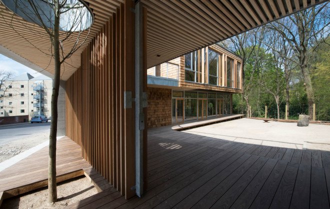 Copenhagen, Sophus Søbye Arkitekter, multipurpose space, multiuse space, shingles, pitched roof, concrete architecture, meeting place, community center, green architecture, timber structure, courtyard