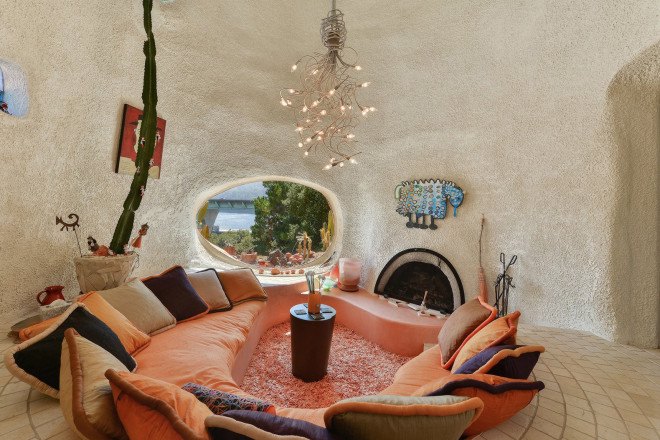 shotcrete, 45 Berryessa Way, Flintstone House, Flintstone House Hillsborough, Hillsborough, Judy Meuschke, William Nicholson, Flintstones, Eugene Tsui, Highway 280, unusual home, dome house, dome architecture, San Francisco, steel rebar