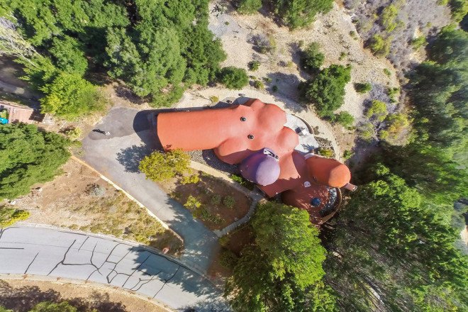 shotcrete, 45 Berryessa Way, Flintstone House, Flintstone House Hillsborough, Hillsborough, Judy Meuschke, William Nicholson, Flintstones, Eugene Tsui, Highway 280, unusual home, dome house, dome architecture, San Francisco, steel rebar