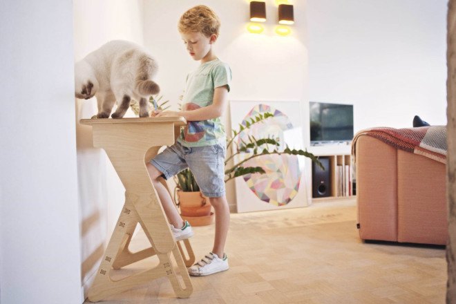 Jaswig, Jaswig standing desk, adjustable standing desk, wooden standing desk, standing desk health benefits, Jaswig Kickstarter, green Kickstarter projects, green design, sustainable design, eco-friendly design, eco-standing desk, eco-home decor, kids standing desk