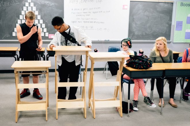 Jaswig, Jaswig standing desk, adjustable standing desk, wooden standing desk, standing desk health benefits, Jaswig Kickstarter, green Kickstarter projects, green design, sustainable design, eco-friendly design, eco-standing desk, eco-home decor, kids standing desk