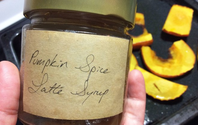 pumpkin spice syrup, pumpkin spice latte, homemade pumpkin spice latte, homesteader, homesteading, pumpkin, pumpkin spice, latte, fall, autumn