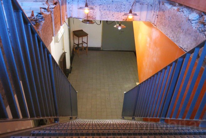 Mirale Loonen, Jan Hein van Melis, underground, 70s-style restaurant, Retro Fondue Restaurant, vintage tensils, renovated Philips factory, Europe's largest indoor skate park, Strijp-S, Eindhoven, orange elements, organic food,