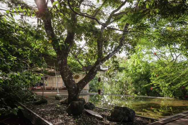 off-the-grid house, SaLo house, Panama, Patrick Dillon, sustainable house, passive house, salvaged materials, rainwater harvesting, rainwater cistern, swimming pool, natural ventilation, clean energy