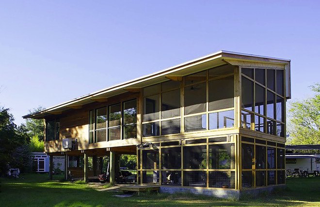 wooden house, Frank Hamon, South Carolina, affordable housing, open air, sloping roof, St Helena, natural light, solar gain, natural ventilation, green architecture, porch home, giant porch home, island home Saint Helena