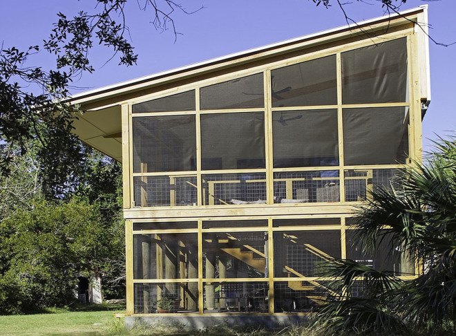 wooden house, Frank Hamon, South Carolina, affordable housing, open air, sloping roof, St Helena, natural light, solar gain, natural ventilation, green architecture