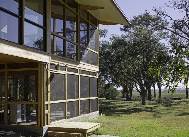 wooden house, Frank Hamon, South Carolina, affordable housing, open air, sloping roof, St Helena, natural light, solar gain, natural ventilation, green architecture