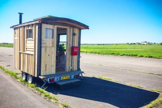 Tiny Office, mobile office, trailer, camper office, Jonas “Pindhund” Hallberg, Danish design, transportable house, tiny spaces, tiny houses, green architecture, office on wheels, Denmark